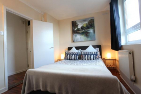 Chelsea off Kings Road One Bedroom Apartment with balcony